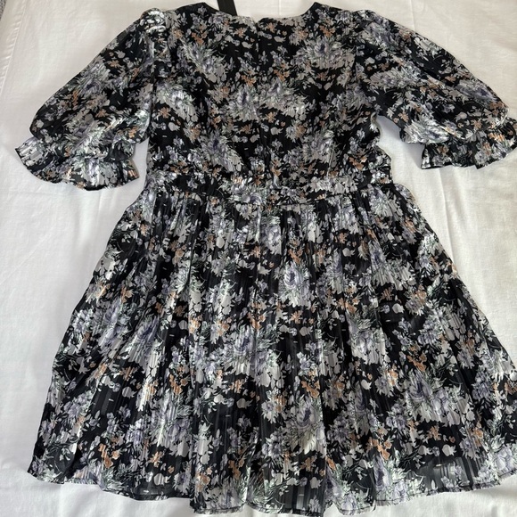 NWT Lulu's Black Floral Print Skater Mini Dress Sz XL Party Wedding  Metallic - Picture 11 of 11